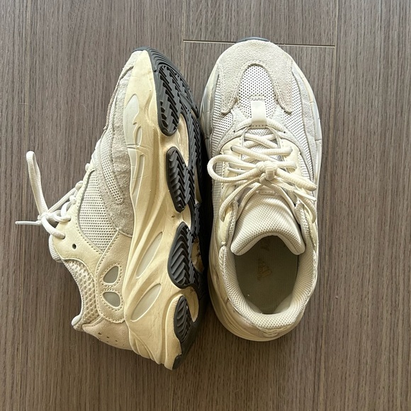 Yeezy Boost 700 Analog Sneakers - Picture 1 of 5